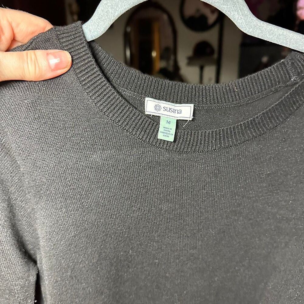 Unbranded Women's Black and White Jumper